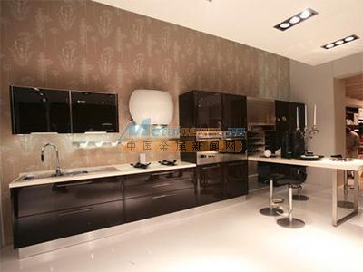 不锈钢橱柜厂家选择指南 如何甄选专业的供应商与适配的装修机械